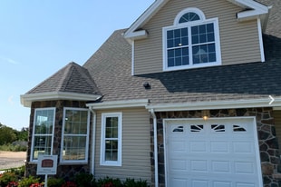 35 Steven Cir, Unit The Davenport in Dix Hills, NY - Building Photo