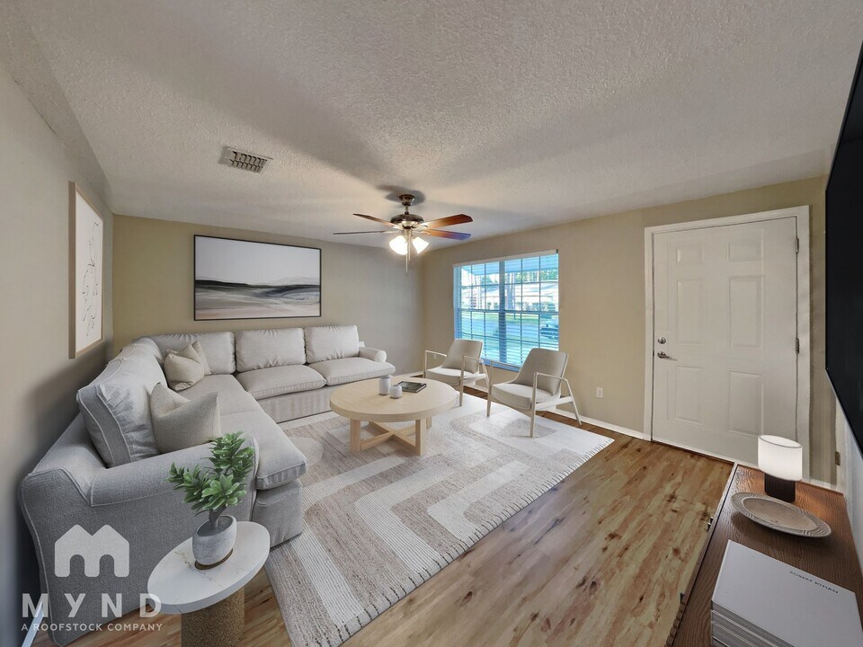2716 Pinewood Blvd N in Middleburg, FL - Building Photo