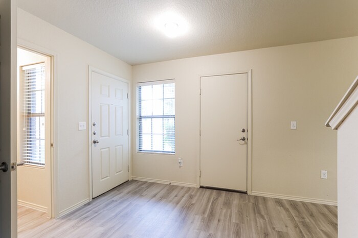 6306 Heathers Bend in San Antonio, TX - Building Photo