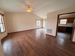 104 Birch Tree Ln in Thomasville, NC - Building Photo - Building Photo