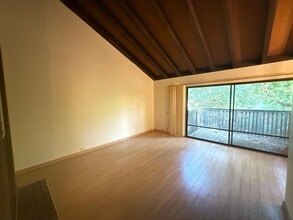 2203 Woodside Ln in Sacramento, CA - Building Photo - Building Photo
