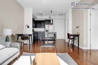4918 St Elmo Ave in Bethesda, MD - Building Photo - Building Photo