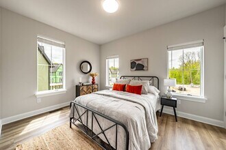 30 Excelsior Spring Ave in Saratoga Springs, NY - Building Photo - Building Photo