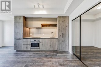 181-181 Sterling Rd in Toronto, ON - Building Photo - Building Photo