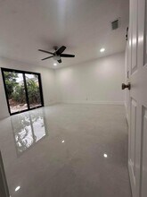 1337 Cape May Ln in Greenacres, FL - Foto de edificio - Building Photo