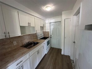 360 NE 82nd St in Miami, FL - Building Photo - Building Photo