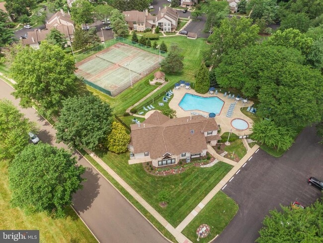 301 SASSAFRAS Ct