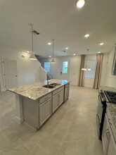 7404 Estuary Lk Lp in Kissimmee, FL - Building Photo - Building Photo