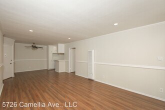 5726 Camellia Ave in Los Angeles, CA - Building Photo - Building Photo