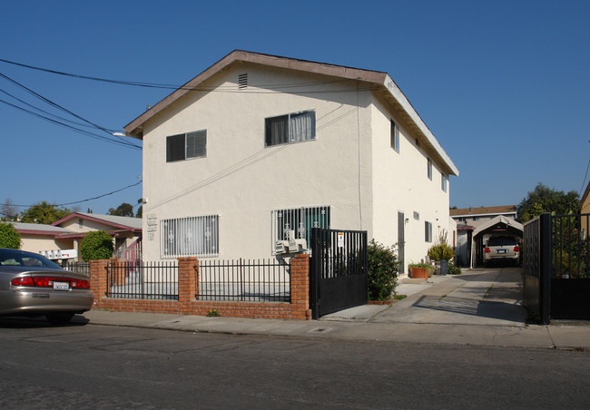 2215-2225 Smythe Ave in San Ysidro, CA - Building Photo - Building Photo