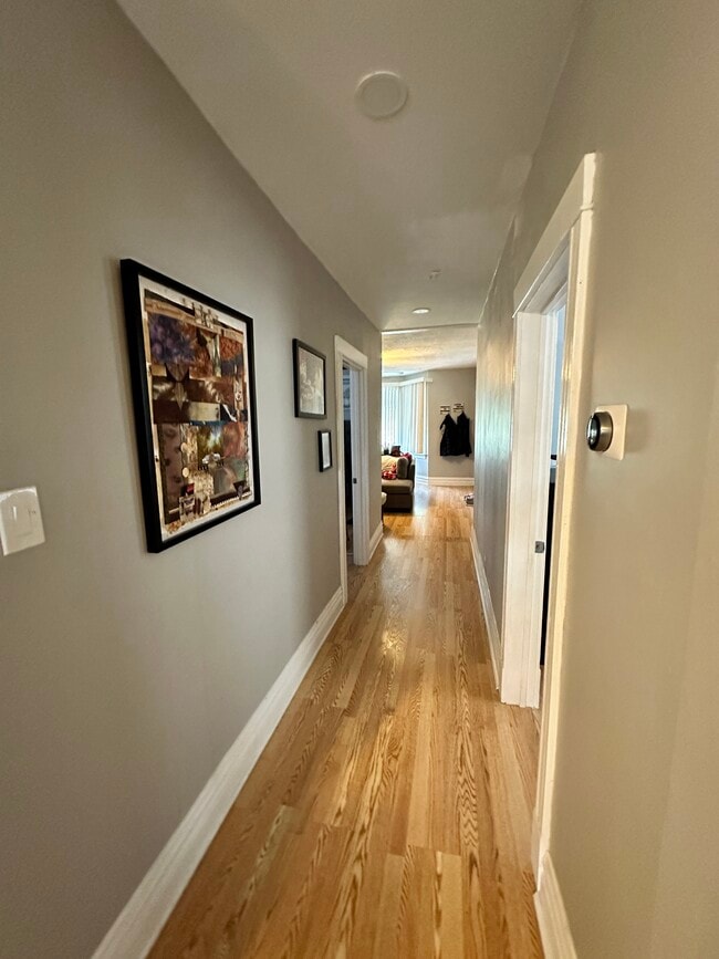 4123 N Narragansett Ave, Unit 2nd floor
