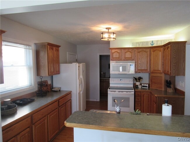 property at 28 E River Rd