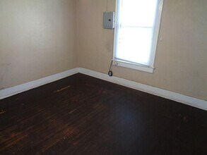 1309 E Rio Grande Ave-Unit -1309 E Rio Grande Ave Apt 4 in El Paso, TX - Building Photo - Building Photo