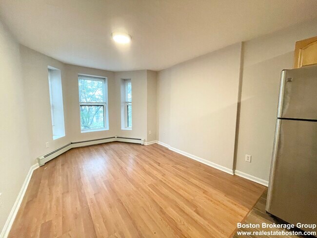 82 Hammond St, Unit #4 in Boston, MA - Building Photo - Building Photo