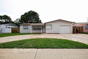 7438 Taft St in Hollywood, FL - Building Photo