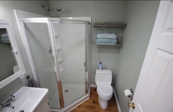 27 Vallejo St in Petaluma, CA - Building Photo - Building Photo