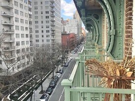 517 E 77th St in New York, NY - Building Photo