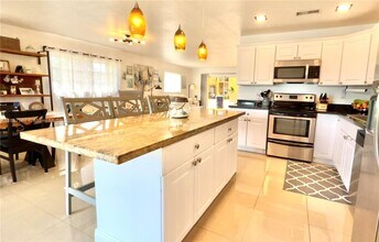 13781 SW 84th St in Miami, FL - Building Photo - Building Photo