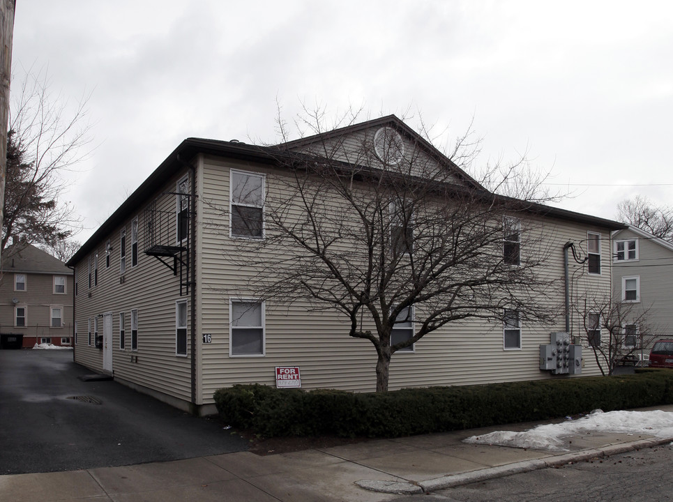 16 Battey St in Providence, RI - Building Photo