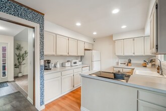 13265 SW Barlow Rd in Beaverton, OR - Building Photo - Building Photo