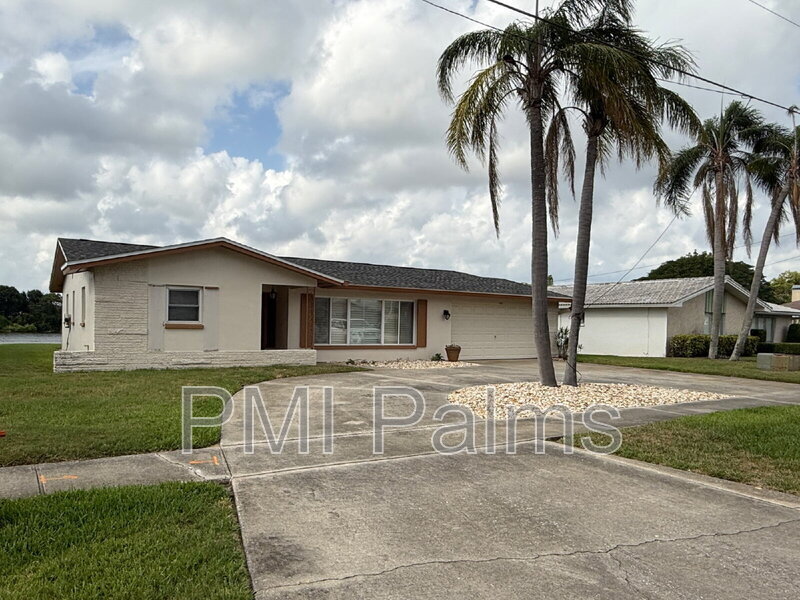 1858 Union St in Clearwater, FL - Foto de edificio