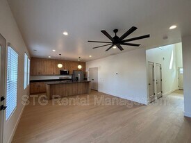 73 N 520 W in Hurricane, UT - Building Photo