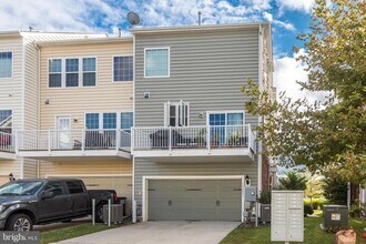 43551 Wheadon Terrace in Chantilly, VA - Building Photo - Building Photo