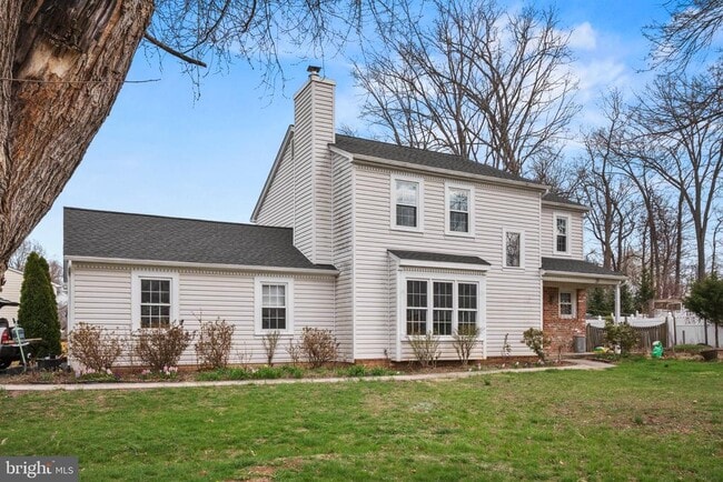 15123 Philip Lee Rd in Chantilly, VA - Foto de edificio - Building Photo