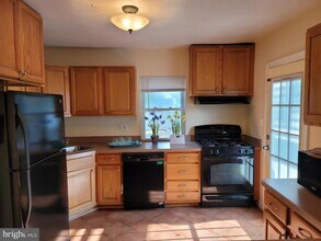 1015 Veirs Mill Rd in Rockville, MD - Building Photo - Building Photo