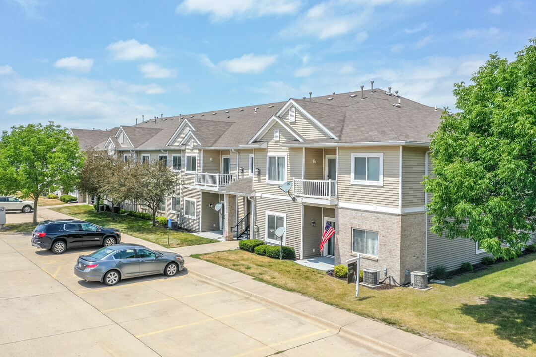 Parkview Commons in Waukee, IA - Foto de edificio