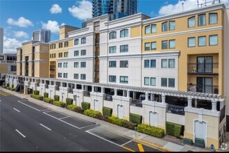 151 E Washington St in Orlando, FL - Building Photo - Building Photo