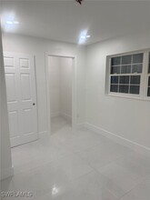 12065 Boat Shell Dr in Cape Coral, FL - Foto de edificio - Building Photo