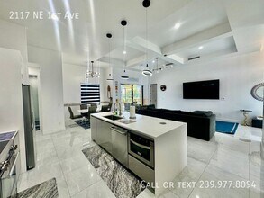 2117 NE 1st Ave in Cape Coral, FL - Building Photo - Building Photo