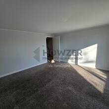 560 W Main St in Barnstable, MA - Building Photo - Building Photo