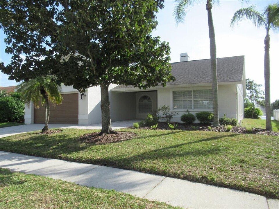 12040 Steppingstone Blvd in Tampa, FL - Building Photo