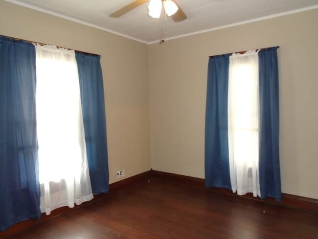 property at 805 Green St