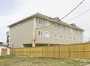 1704 37th St SE in Calgary, AB - Building Photo - Building Photo