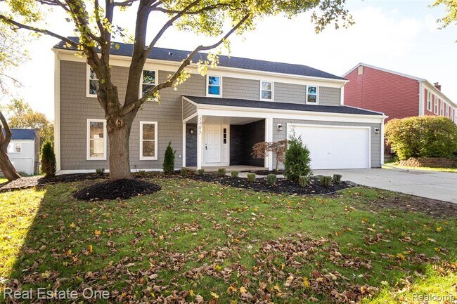 5485 Hammersmith Dr in West Bloomfield Township, MI - Building Photo - Building Photo