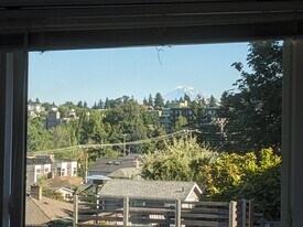 4406 34th Ave S, Unit A in Seattle, WA - Building Photo