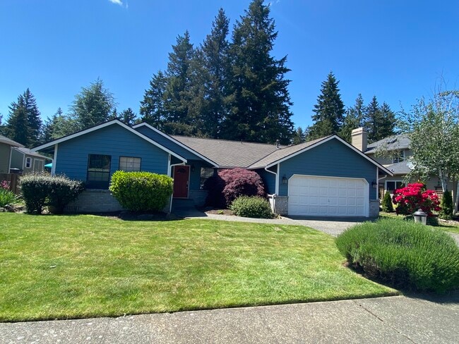 25733 Lake Wilderness Country Club Dr SE in Maple Valley, WA - Building Photo - Building Photo