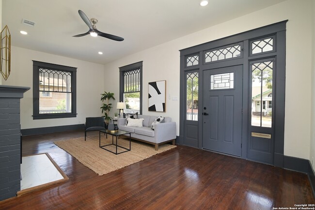 property at 207 Loretta Pl