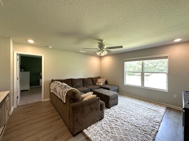 3062 Brandon Dunes Ln in Laurel Hill, FL - Building Photo - Building Photo