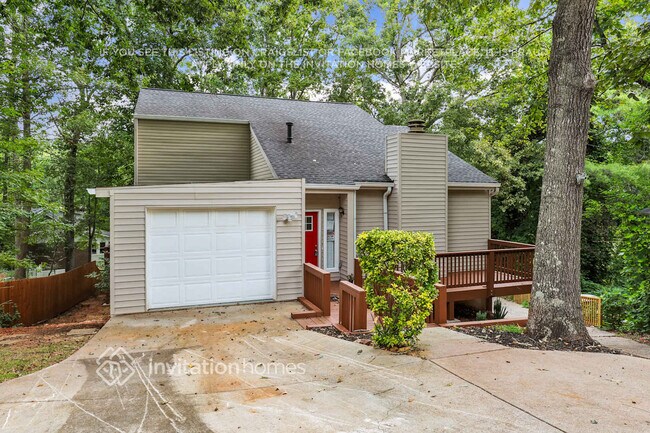 6584 Oakwood Dr in Douglasville, GA - Foto de edificio - Building Photo