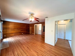 11043 Babbitt Ave in Granada Hills, CA - Building Photo - Building Photo