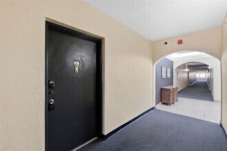 4044 NW 19th St in Lauderhill, FL - Building Photo - Building Photo