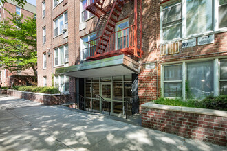 14467 41 Ave in Flushing, NY - Foto de edificio - Building Photo