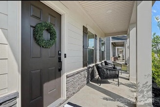 Room in House on Old Statesville Rd in Huntersville, NC - Building Photo - Building Photo