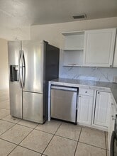 28021 SW 142nd Ct in Homestead, FL - Building Photo - Building Photo