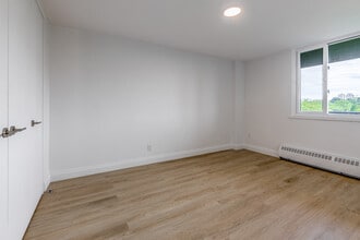 Ramsden Place in Toronto, ON - Building Photo - Interior Photo