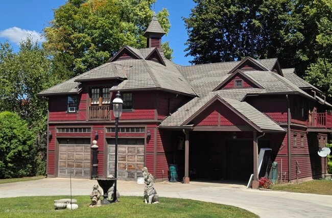 313 Maple St in Springfield, MA - Building Photo - Building Photo